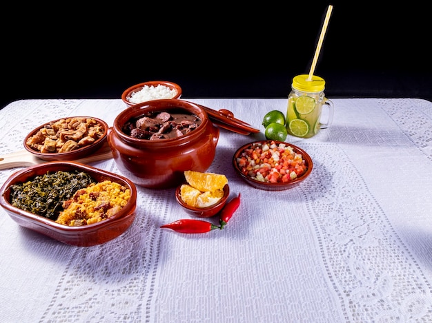 브라질 요리의 전통이자 대표적인 음식인 Feijoada.