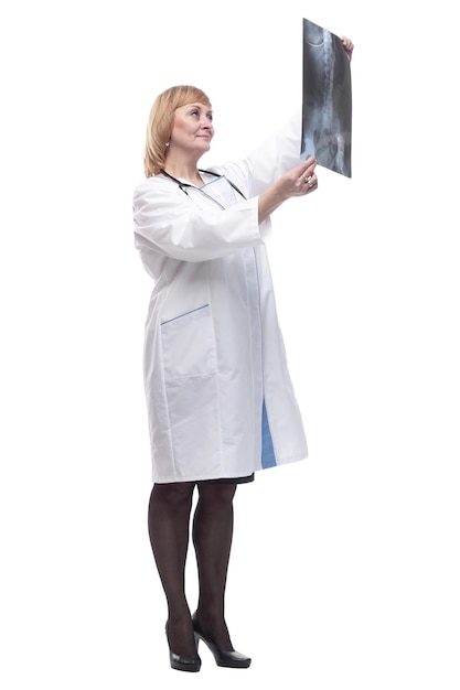 흉부 엑스레이를 보고 여성 의사