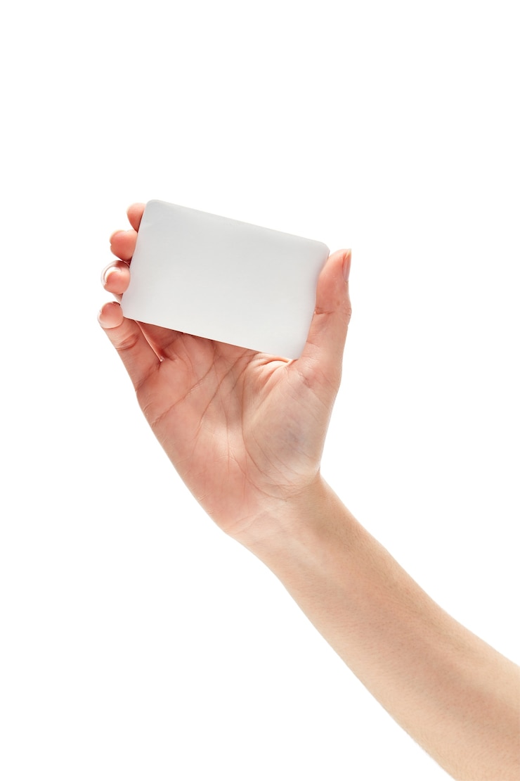 Photo female hand holding card 