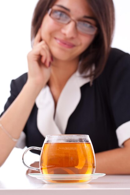 차 한잔하는 여성