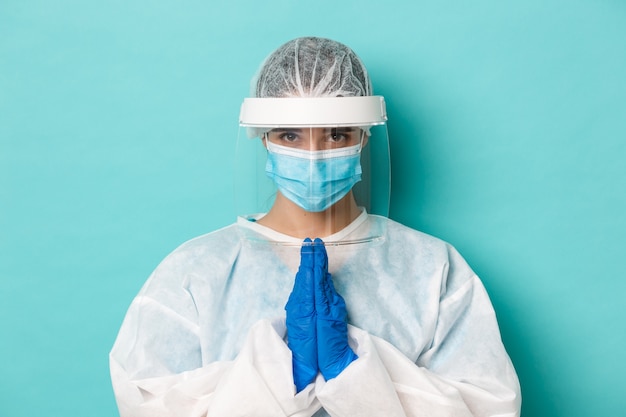 Photo female healthcare worker posing