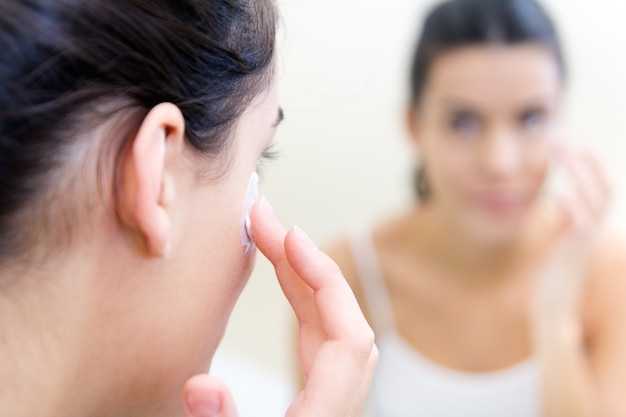 Immagine femminile ceretta bella pulita colore