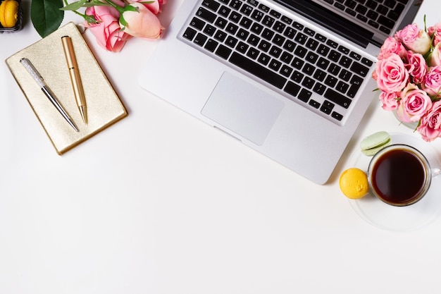 Vista dall'alto dell'area di lavoro femminile