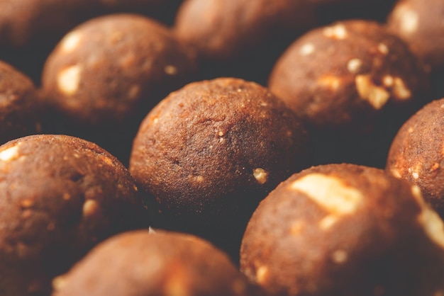 Fenegriek of methi ke laddu laddo of laddoo of zoete mithai-ballen voor het versterken van de immuniteit in de winter
