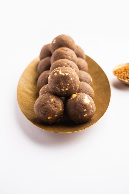 Fenegriek of methi ke Laddu laddo of laddoo of zoete mithai-ballen voor het versterken van de immuniteit in de winter