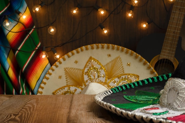 how are cinco de mayo and mexican independence day similar