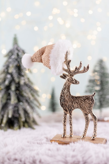 Foto sfondo festivo con decorazioni natalizie. copia spazio, biglietto di auguri per le vacanze invernali, piatto, vista dall'alto.