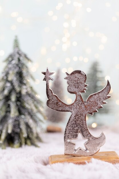 クリスマスの装飾とお祝いの背景。コピースペース、冬休みのグリーティングカード、フラットレイ、上面図。