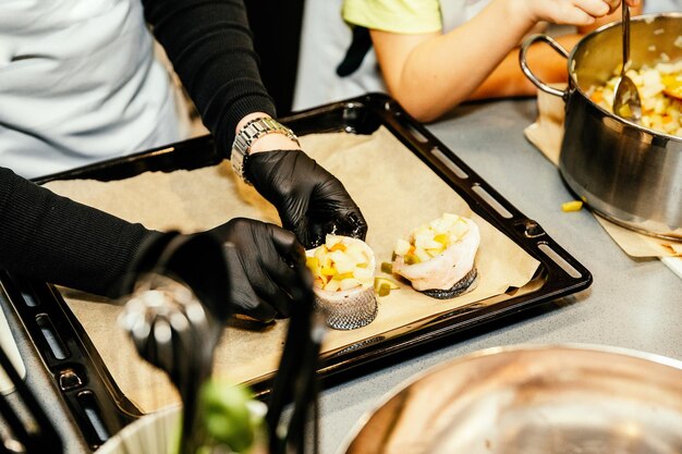 写真 祭りの食事の準備