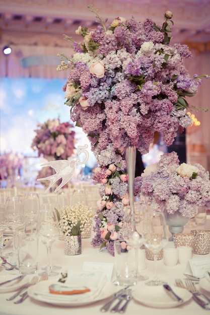 Festive table decoration in Lilac colours