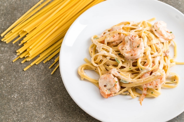 fettuccini pasta met garnalen