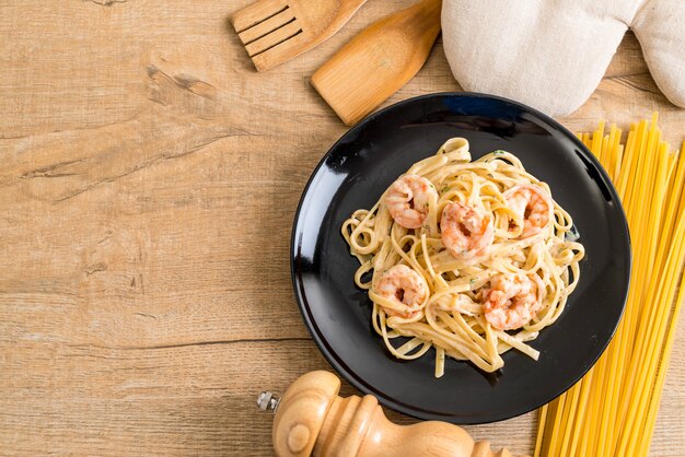 fettuccini pasta with shrimp