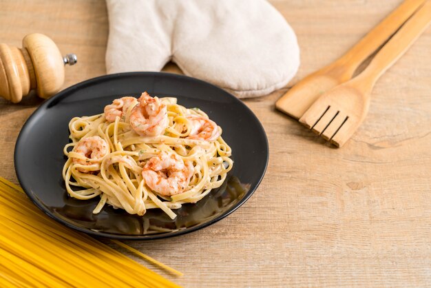 Fettuccini pasta with shrimp