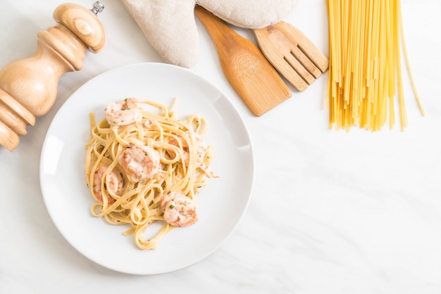 fettuccini pasta with shrimp