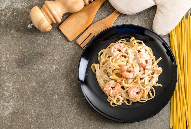 fettuccini pasta with shrimp