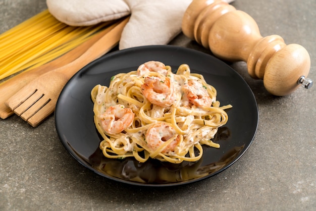 fettuccini pasta with shrimp