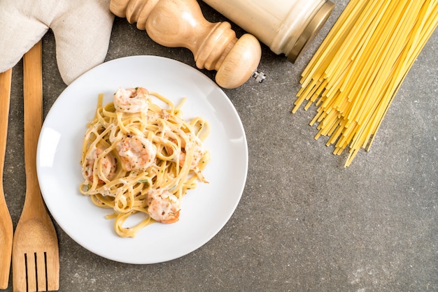 fettuccini pasta with shrimp