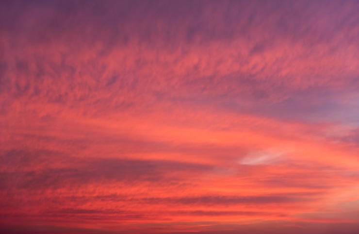 Photo fiery orange sunset sky. beautiful sky.