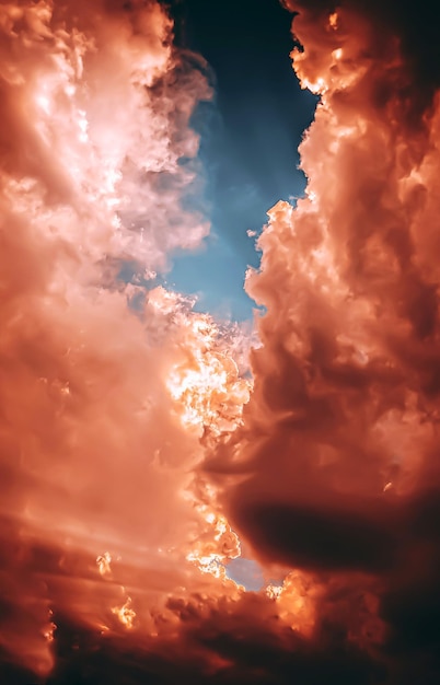 Foto il cielo di fuoco