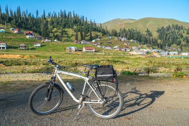 Fiets in Bakhmaro dorp