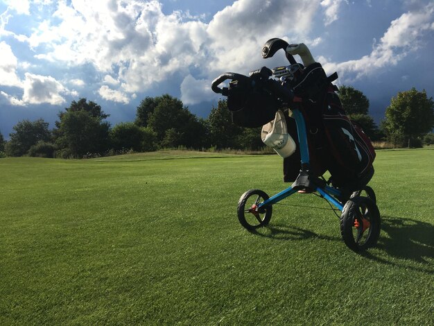 Foto fietsen op het veld