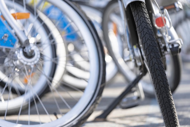 Fietsenstalling in de stadsfietsverhuur