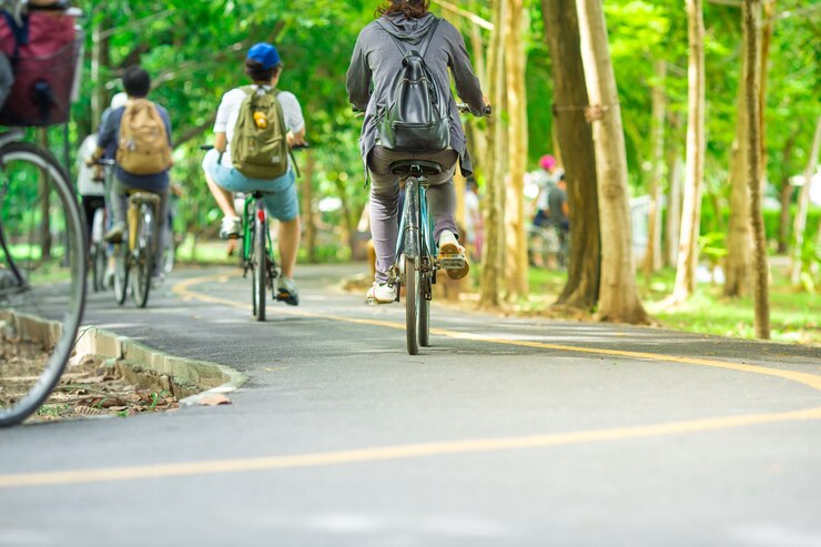 Fietspad, beweging van fietser in het park