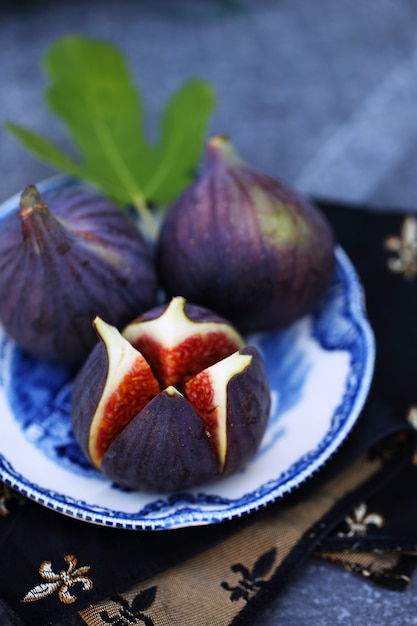 Figs on an blue plate