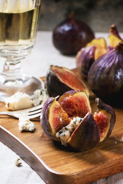 Figs and cheese