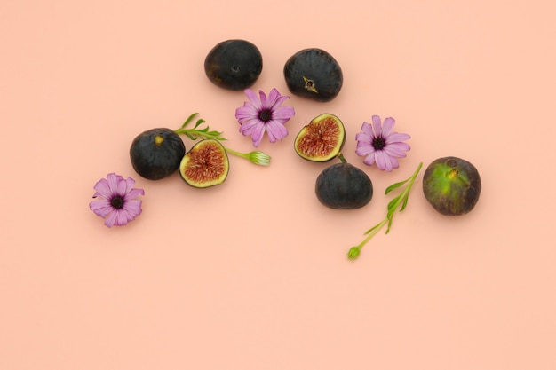 Figs and figs on a pink background