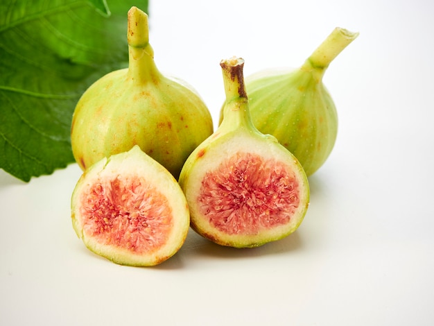 Figs fruit with leaves