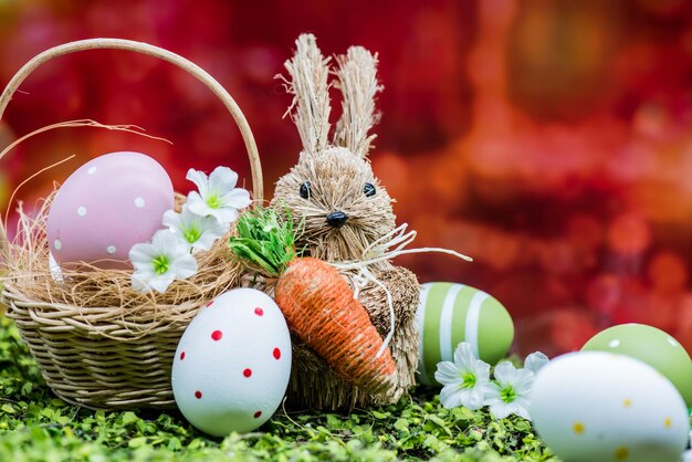 Fijne paasdag, konijntje en ei, christenen wereldwijd vieren feest