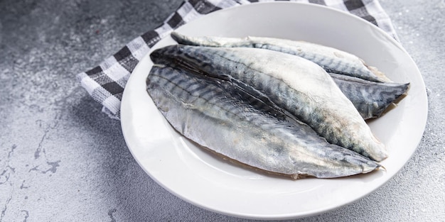 切り身 サバ 生魚 海鮮料理 食事 食べ物 おやつ テーブルの上 コピースペース 食べ物の背景