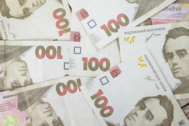 紙幣の多くを持つ金融の背景