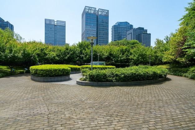 중국 항저우의 금융 센터 광장과 사무실 건물