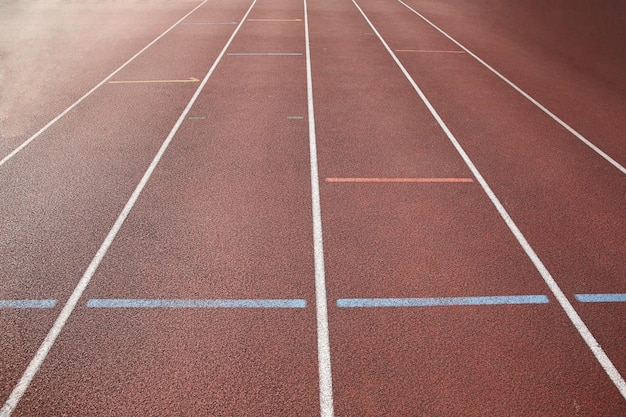 Finishlijnen - teken op de atletiekbaan