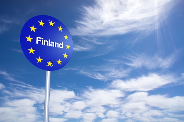 Segno del confine della finlandia con il cielo delle nuvole. rendering 3d