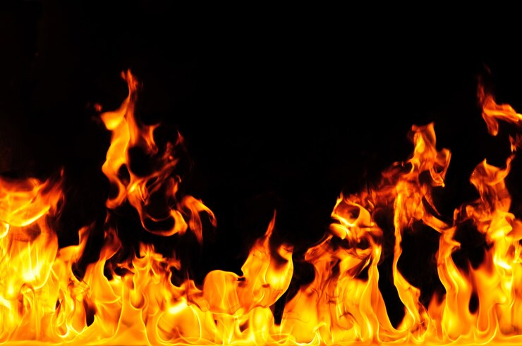 黒の背景に舌を発射します。