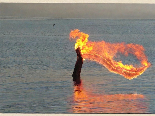 Photo fire in water