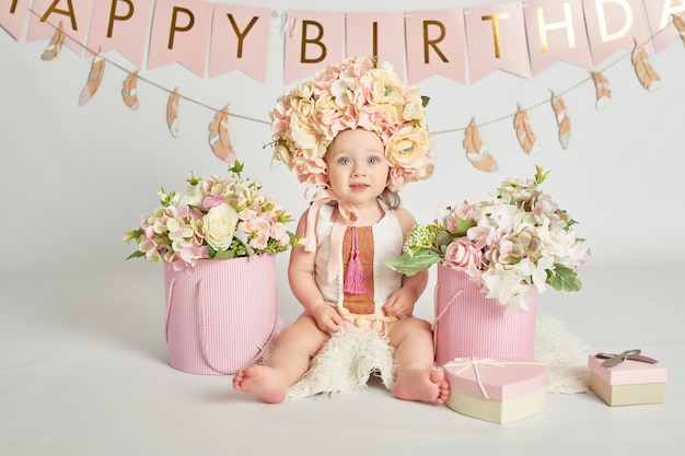 Photo first birthday girls, decor in pink colors