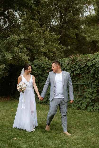 The first meeting of the bride and groom