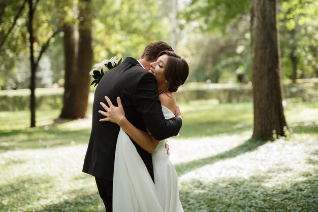 The first meeting of the bride and groom