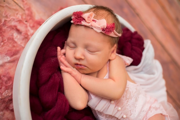 Primo servizio fotografico neonato neonato ragazza appena nata