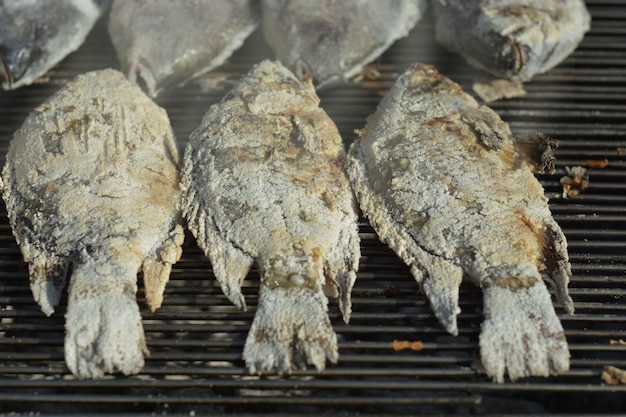 魚は黄身魚介類のグリル