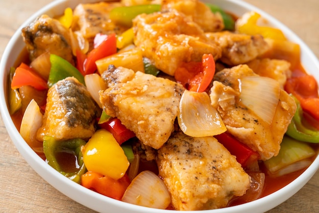 Fish stew with tomato and pepper