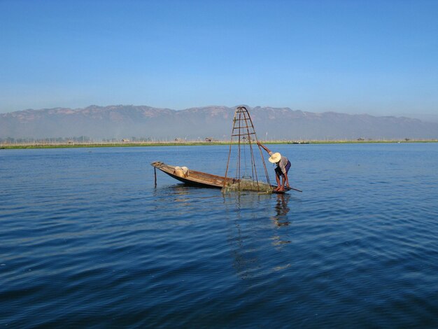 Photo the fisherman on inle lake myanmar