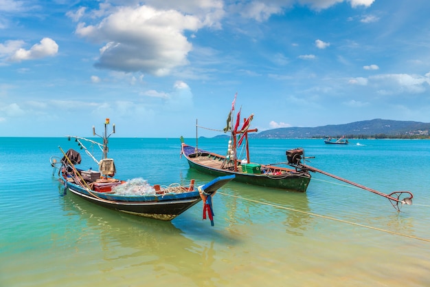 Barche da pesca sull'isola di koh samui, thailandia