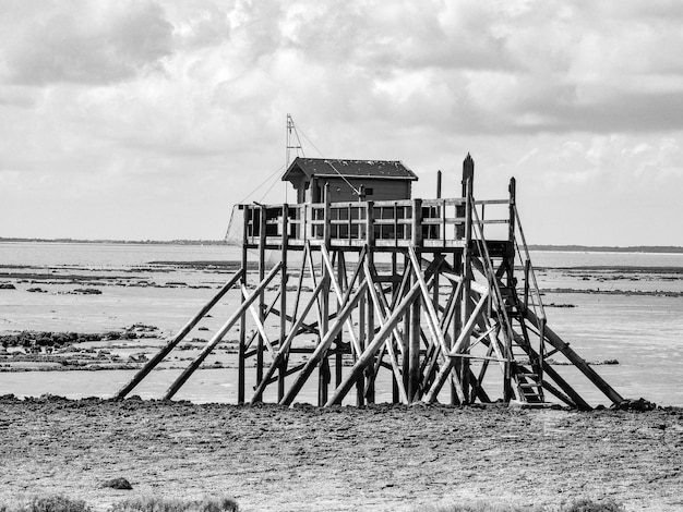 Photo fishing hut by the sea