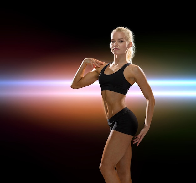 피트니스, 스포츠 및 다이어트 개념 - 운동복을 입은 아름다운 운동 여성