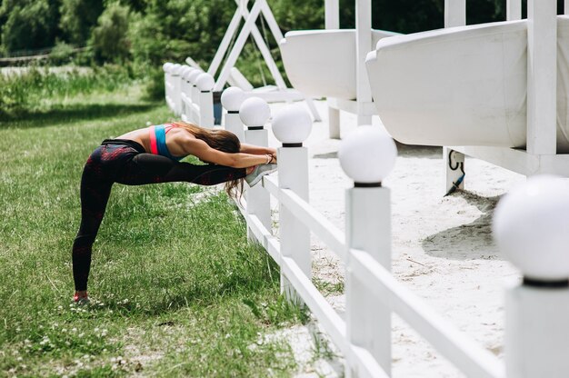 写真 ファッションスポーツウェア、フィットネス、スポーツ、女の子、ヨガ、フィットネス、運動、公園